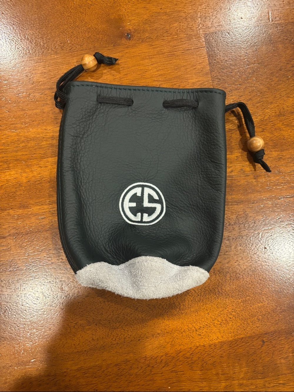 MacKenzie Evan Scholars golf accessory bag